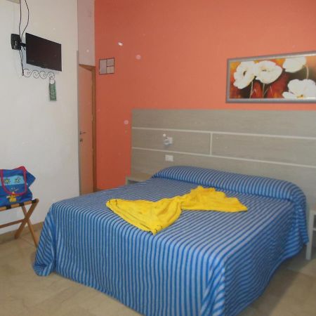 Hotel Edy Rimini Bagian luar foto