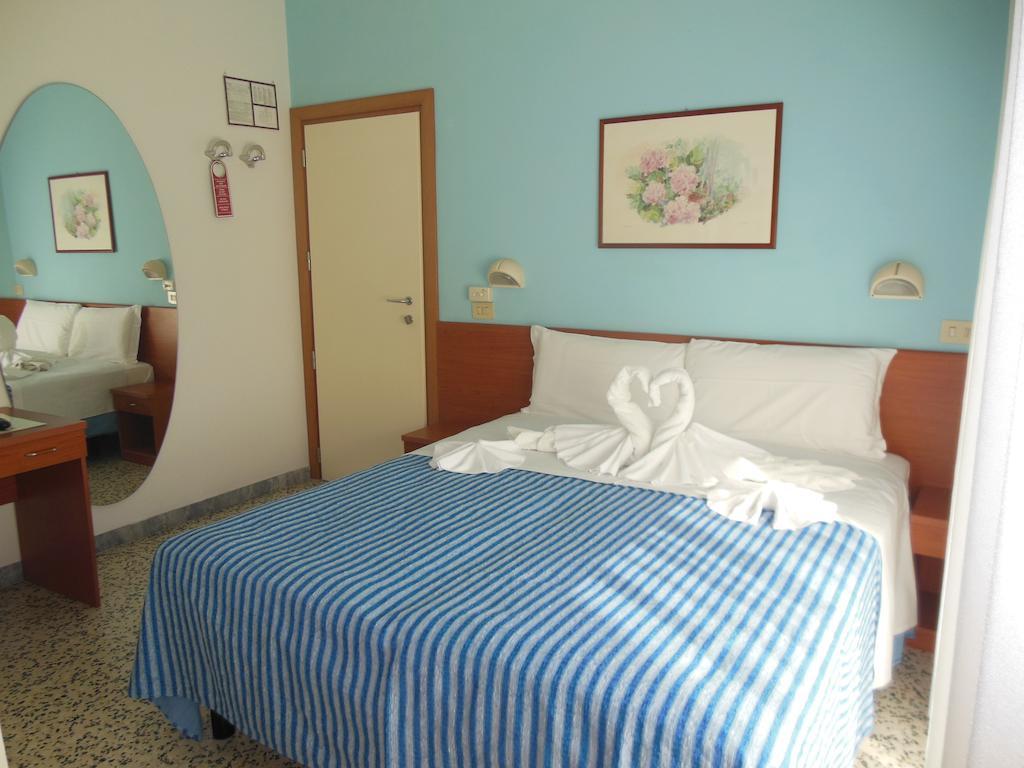 Hotel Edy Rimini Bagian luar foto