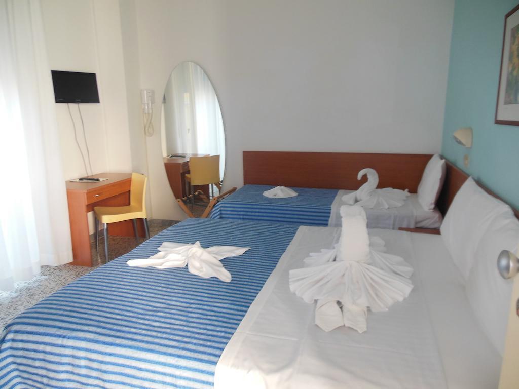 Hotel Edy Rimini Bagian luar foto