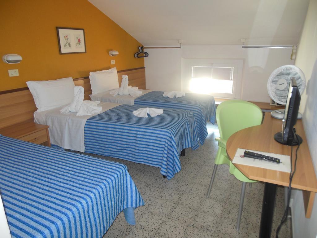 Hotel Edy Rimini Bagian luar foto