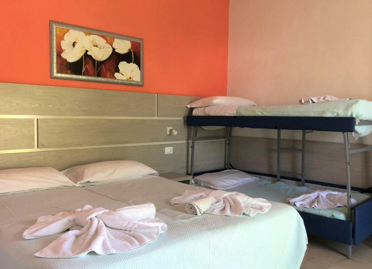 Hotel Edy Rimini Bagian luar foto