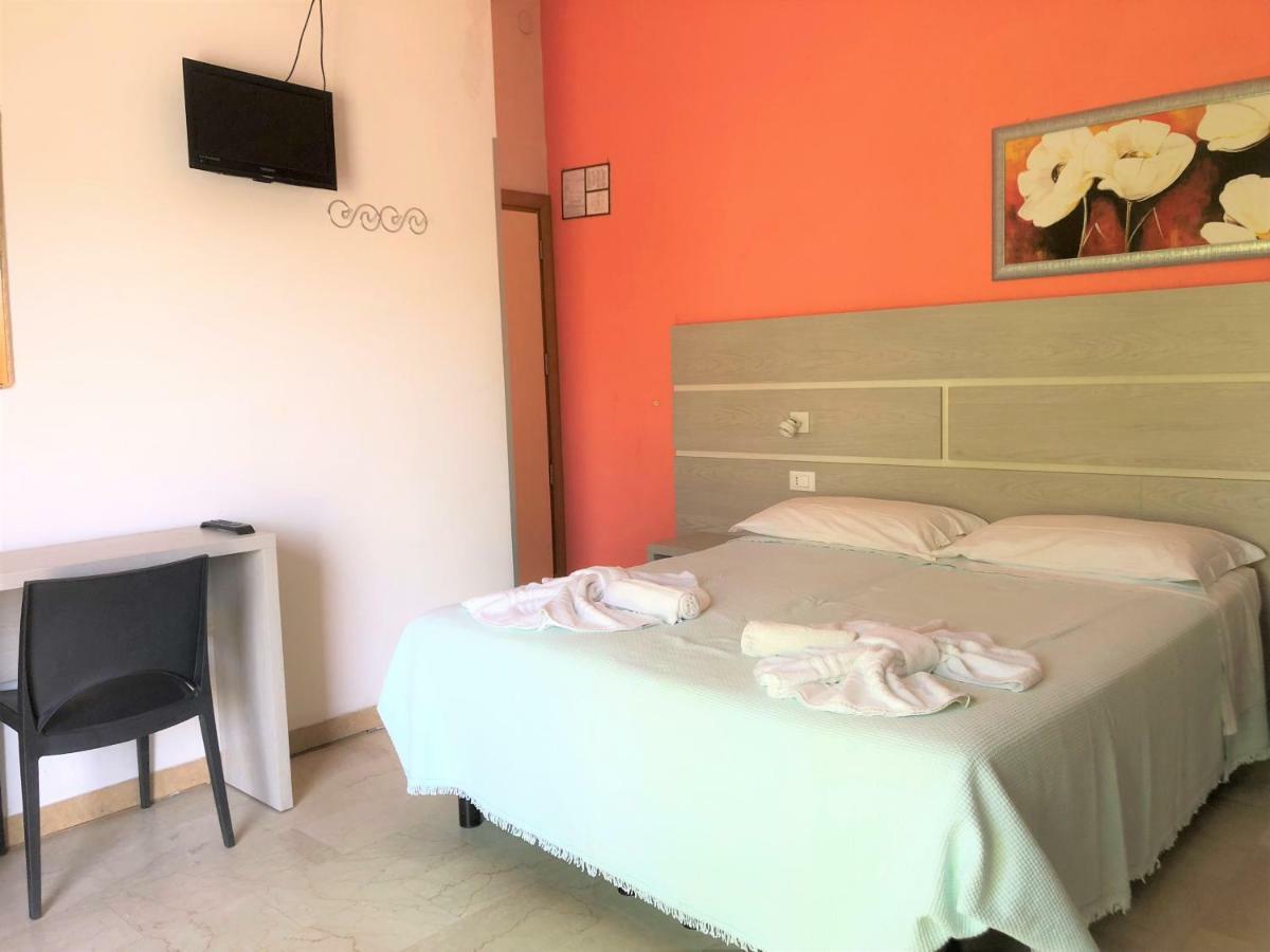 Hotel Edy Rimini Bagian luar foto