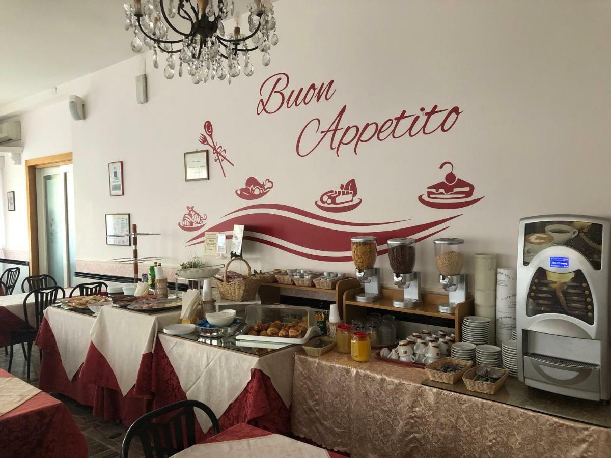 Hotel Edy Rimini Bagian luar foto