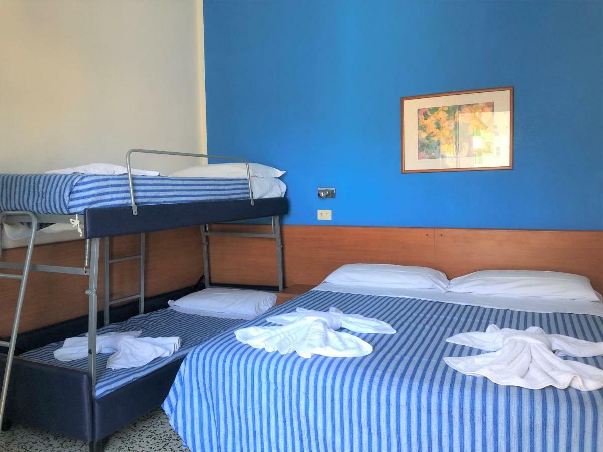 Hotel Edy Rimini Bagian luar foto