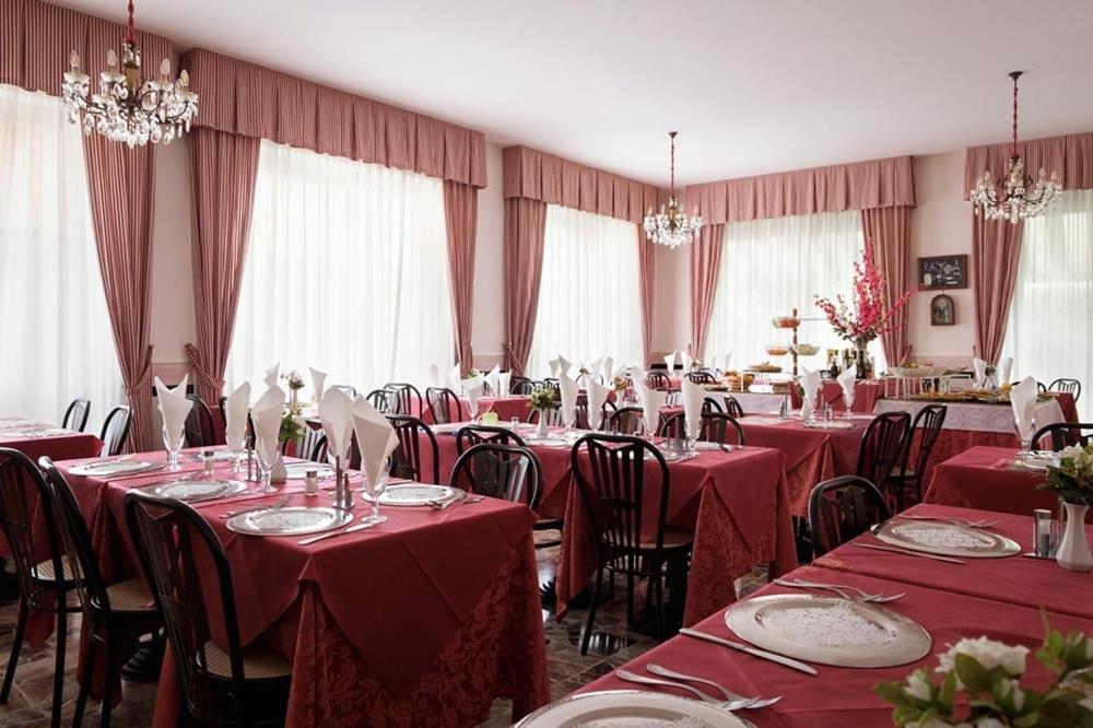 Hotel Edy Rimini Bagian luar foto