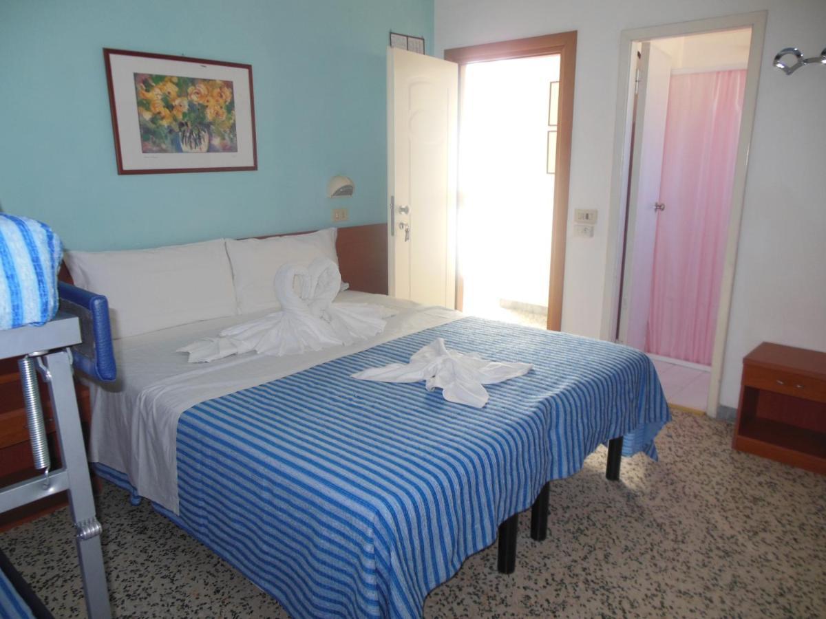 Hotel Edy Rimini Bagian luar foto