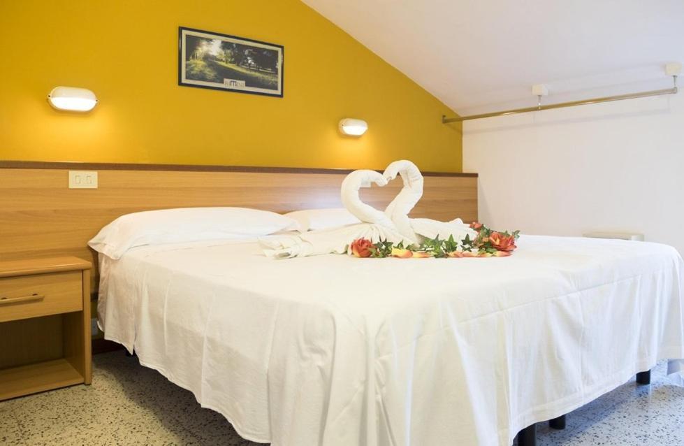 Hotel Edy Rimini Bagian luar foto