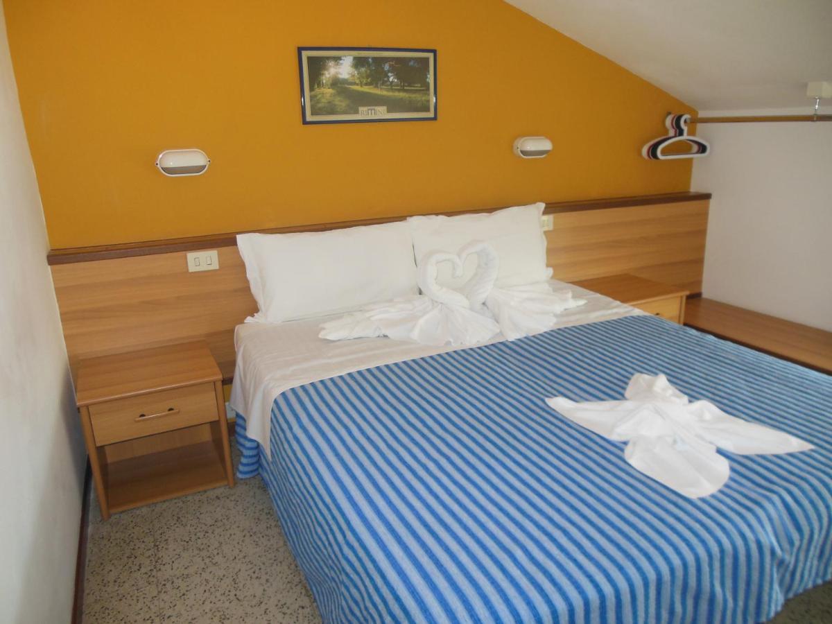 Hotel Edy Rimini Bagian luar foto