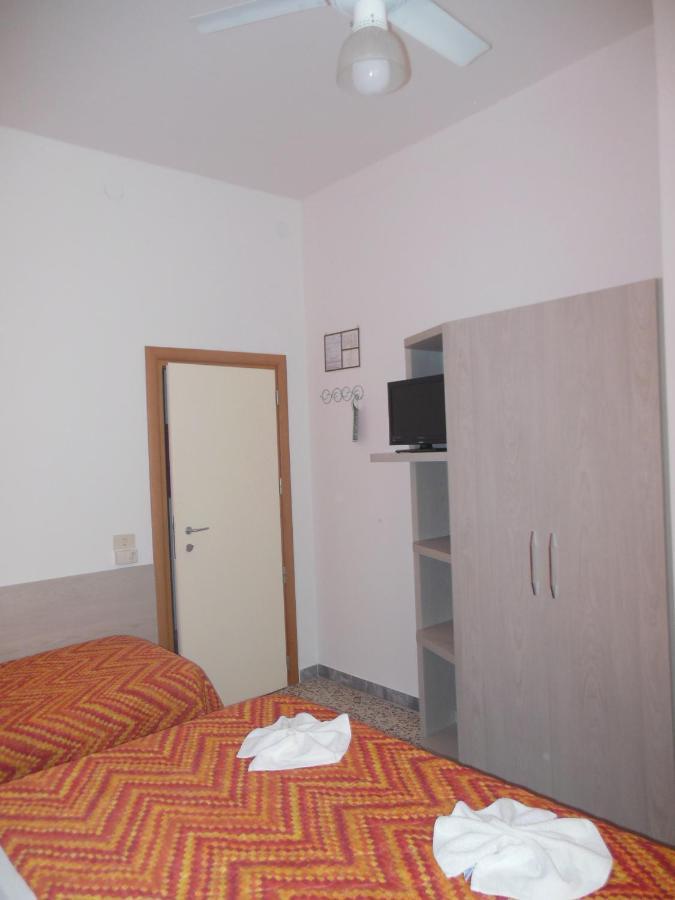 Hotel Edy Rimini Bagian luar foto