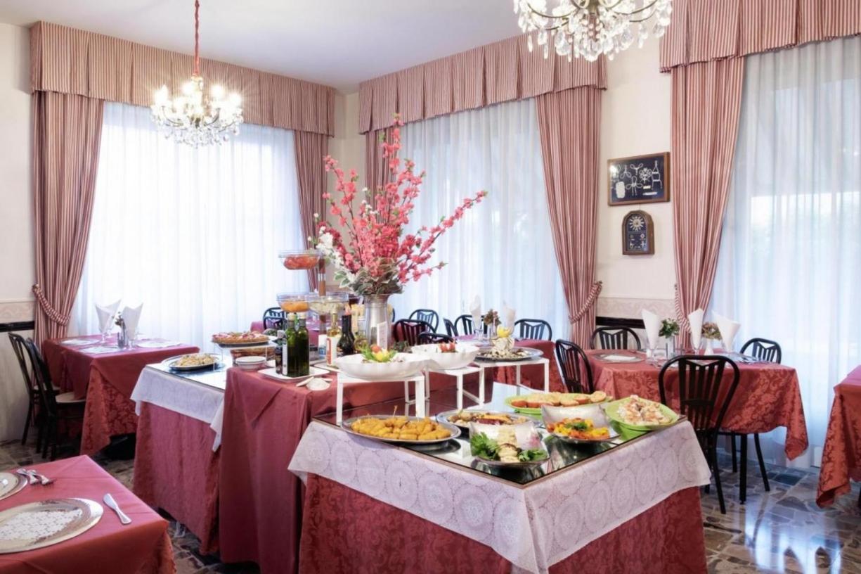 Hotel Edy Rimini Bagian luar foto