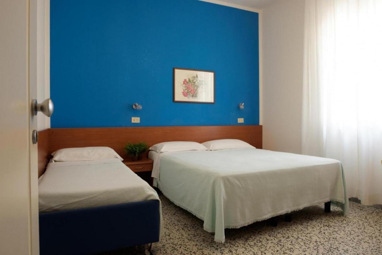 Hotel Edy Rimini Bagian luar foto
