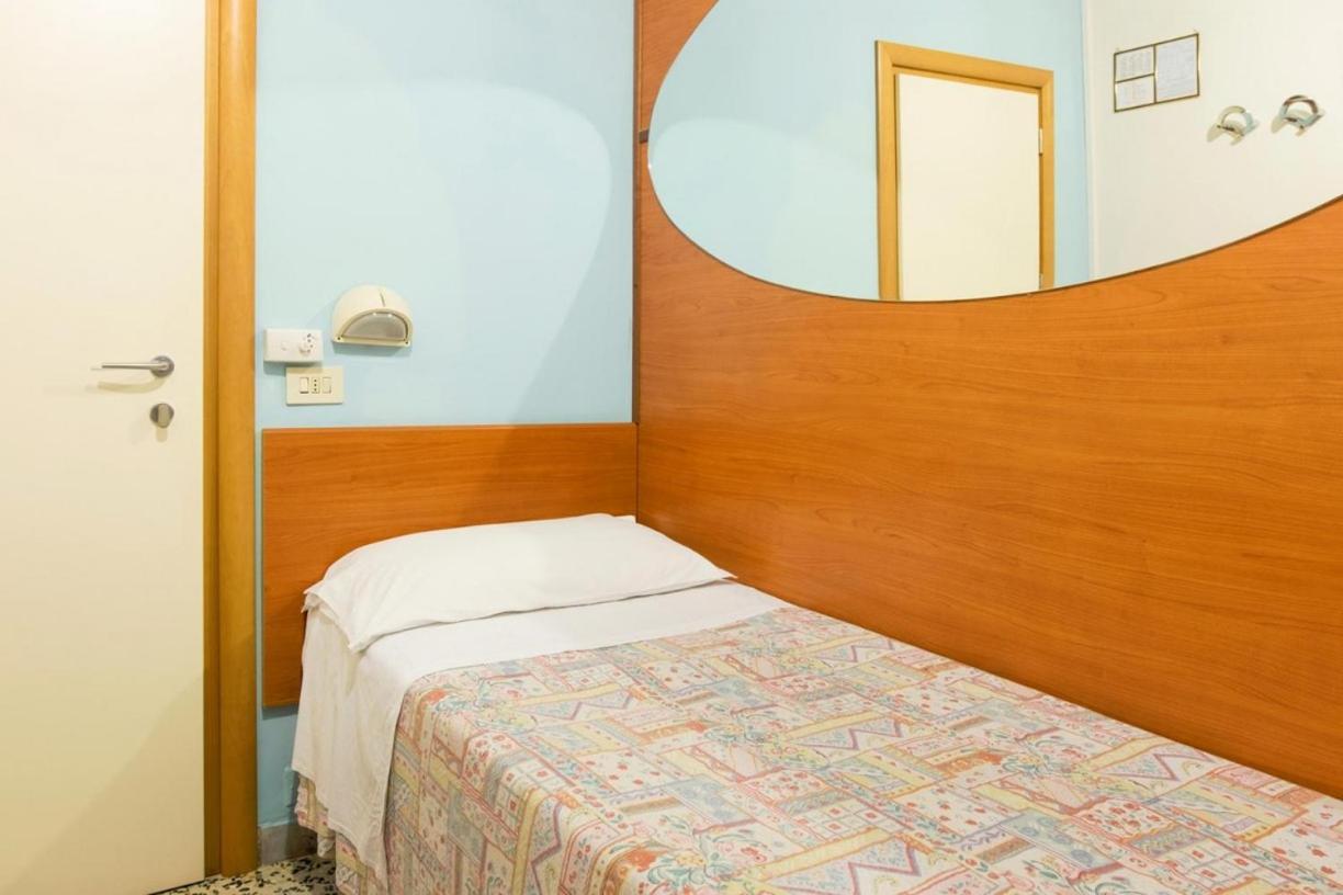 Hotel Edy Rimini Bagian luar foto